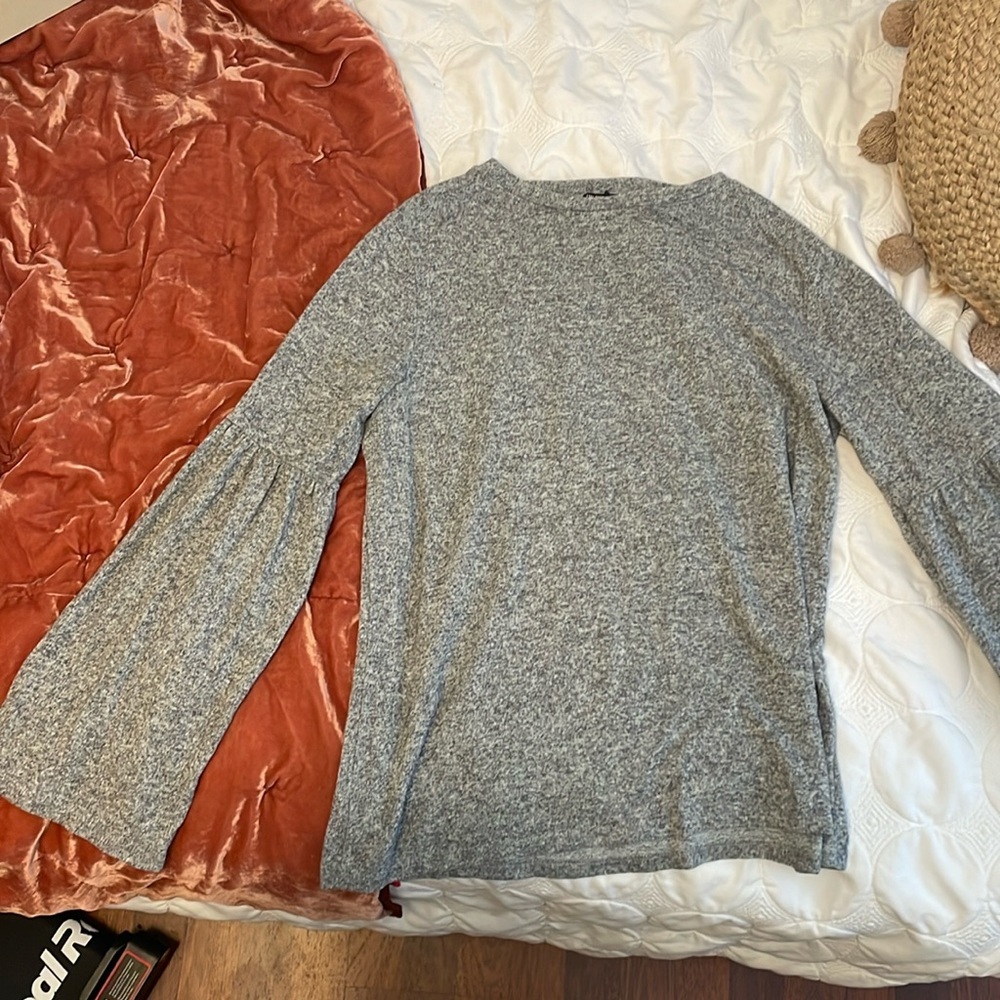 Soft Grey Zara knit top with flared Sleeves